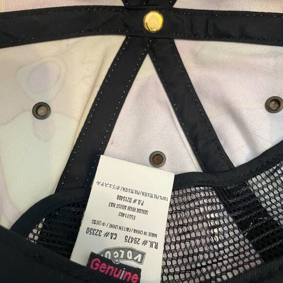 Youth Adjustable Volcom Hat - Picture 5 of 9